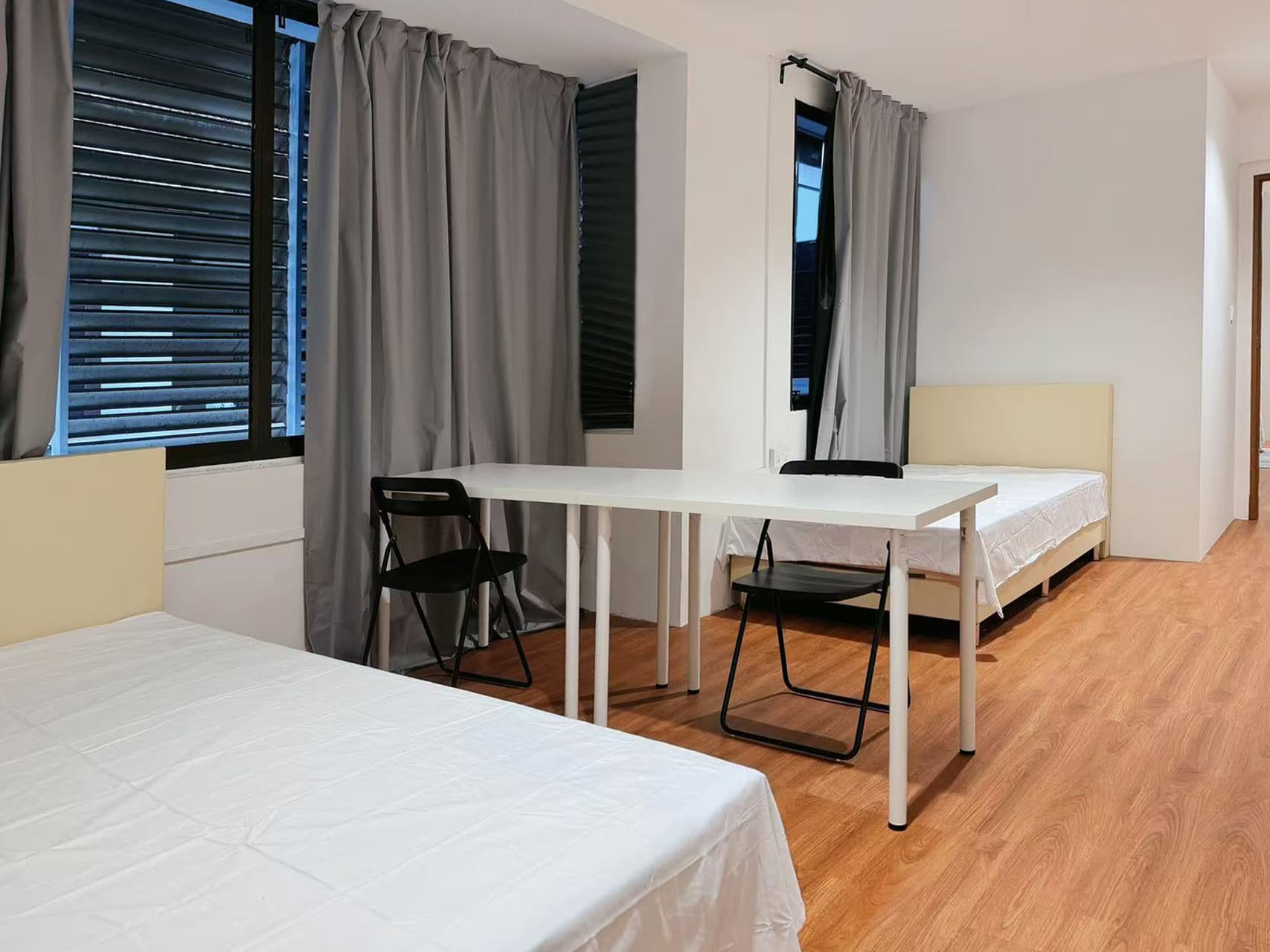 Deluxe Shared Room (3D) | Singroost Sims Ave