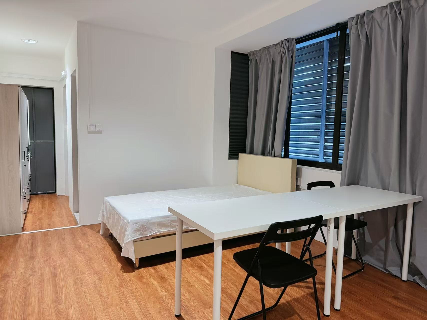 Deluxe Shared Room (3D) | Singroost Sims Ave - Media 2