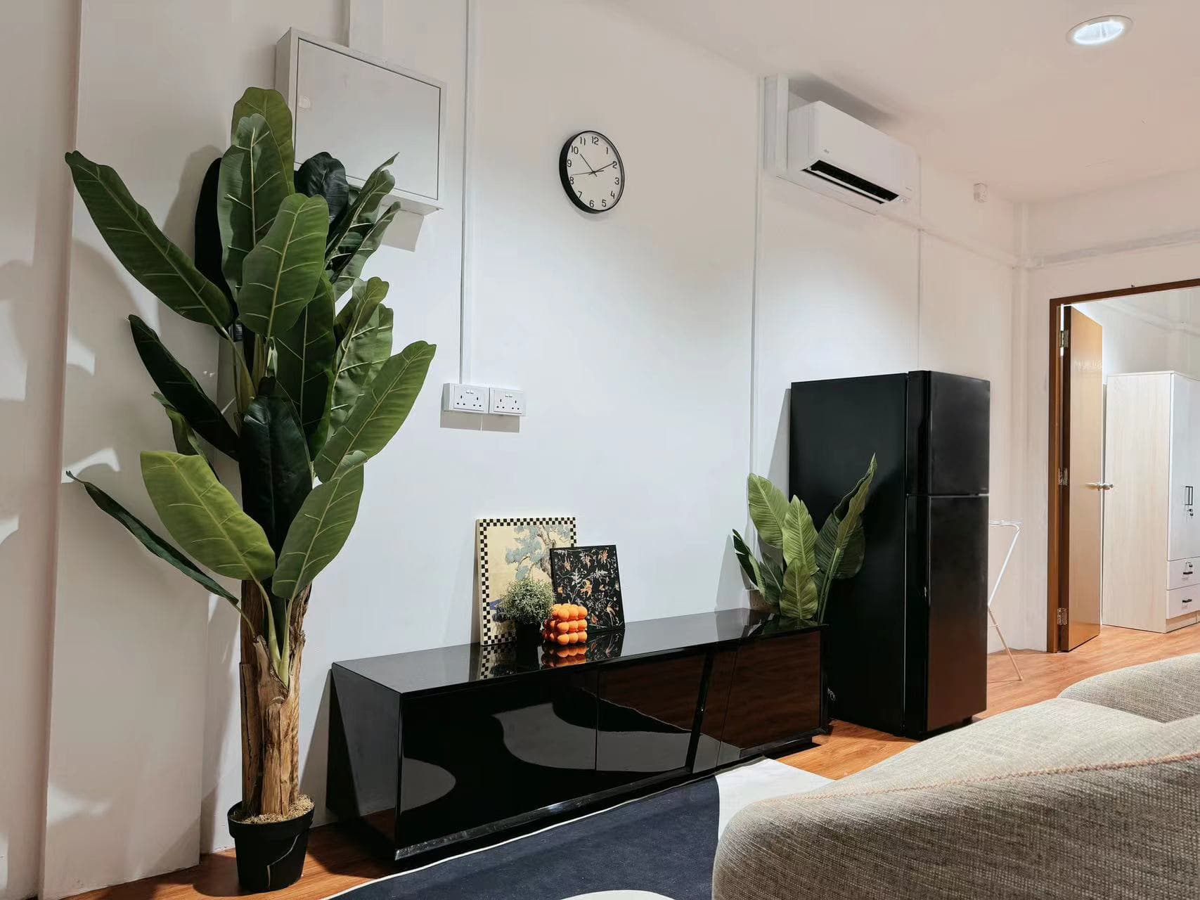 Superior Shared Room (2C) | Singroost Sims Ave - Media 5