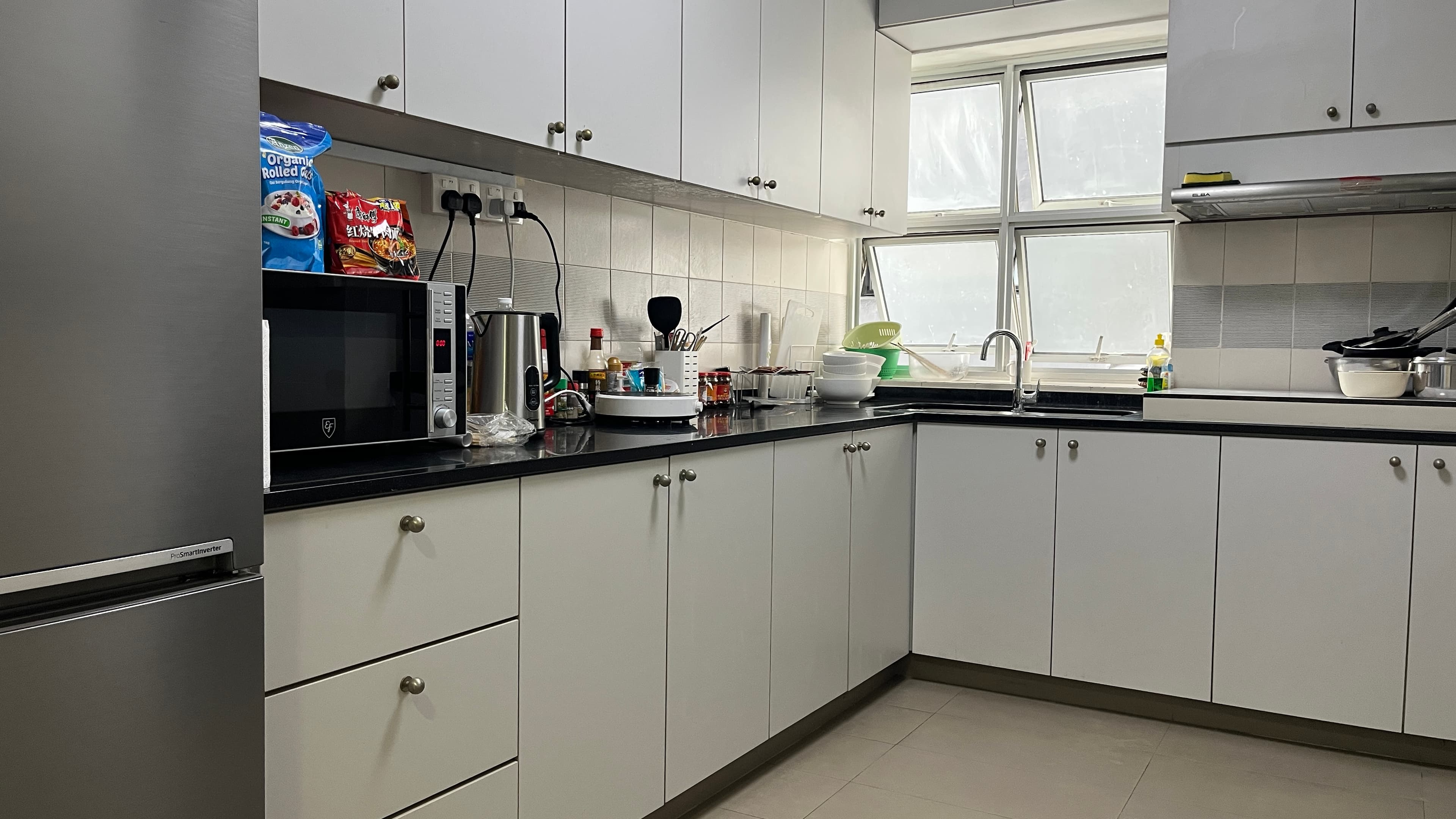 Deluxe Common Single | West Wood Hostel @ Chancery Court - Media 3