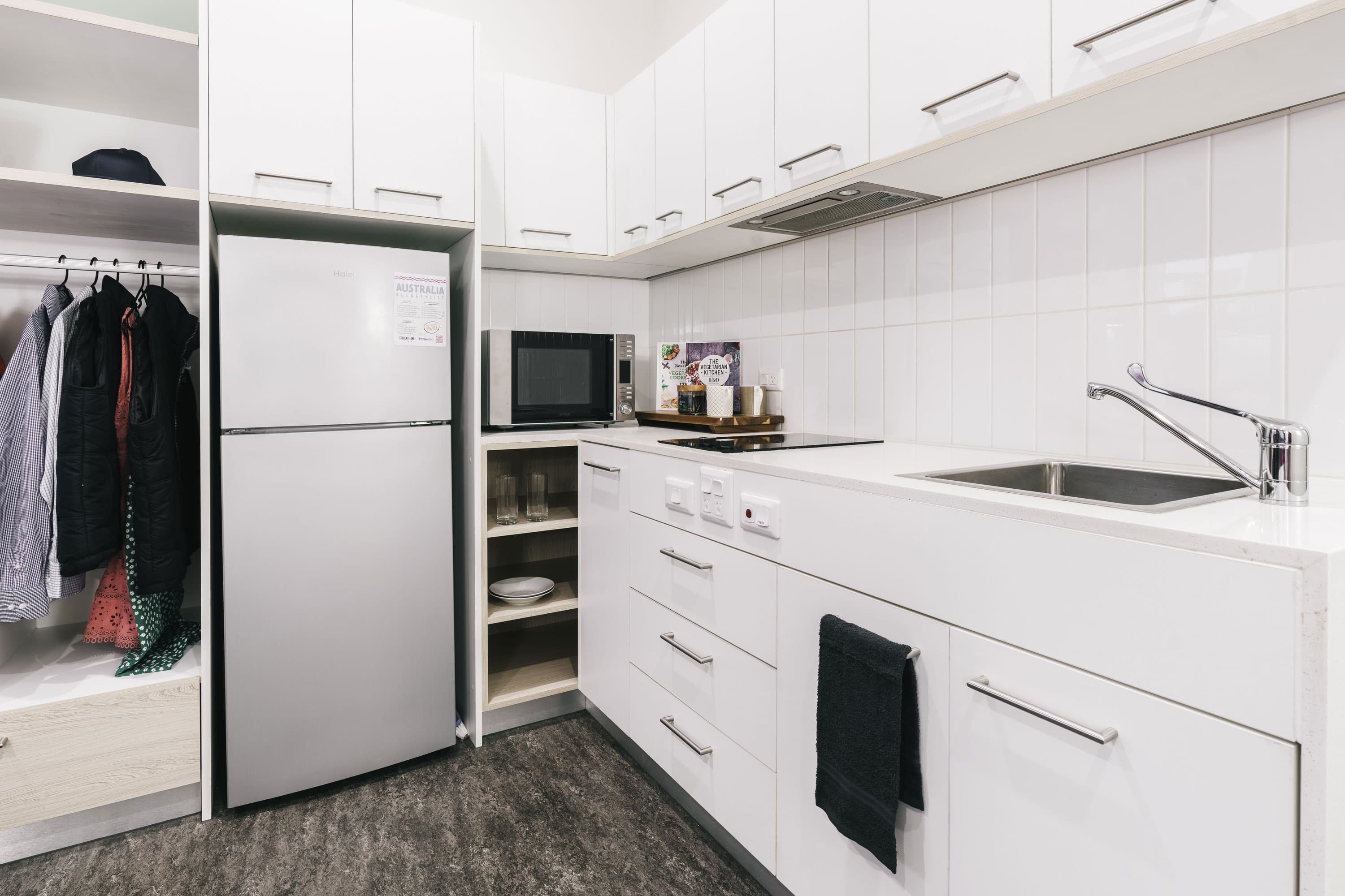 Queen (Adaptable) Studio | Student One on Adelaide Street - Media 2