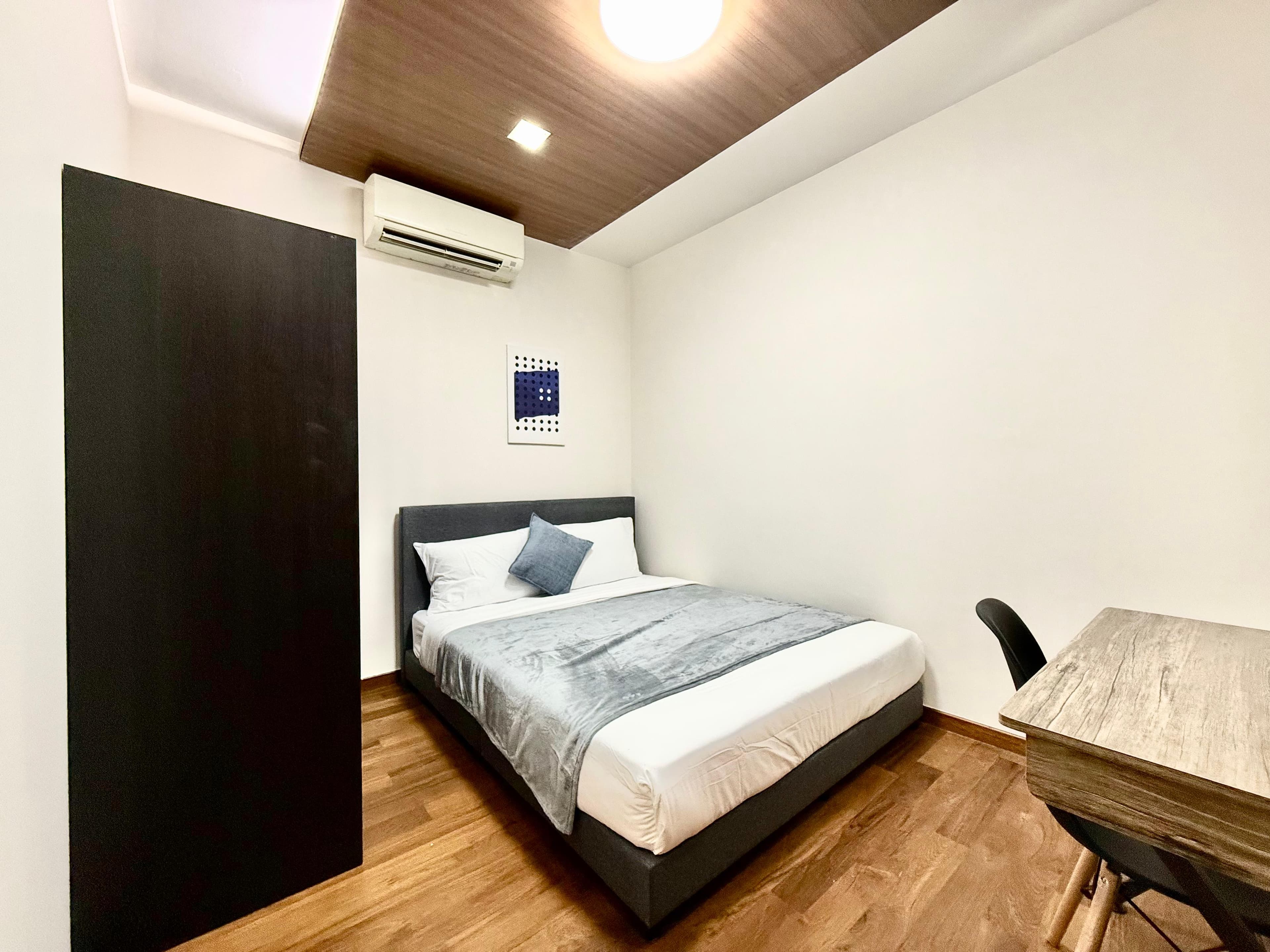 Standard (Windowless)