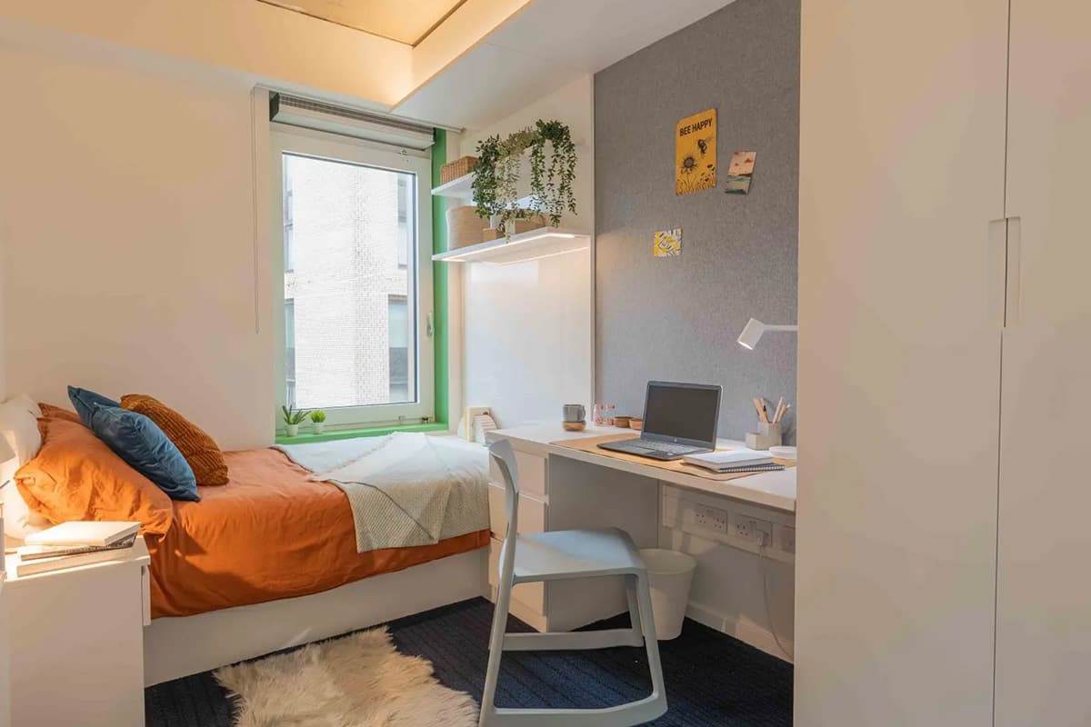 2 Bedroom Apartment