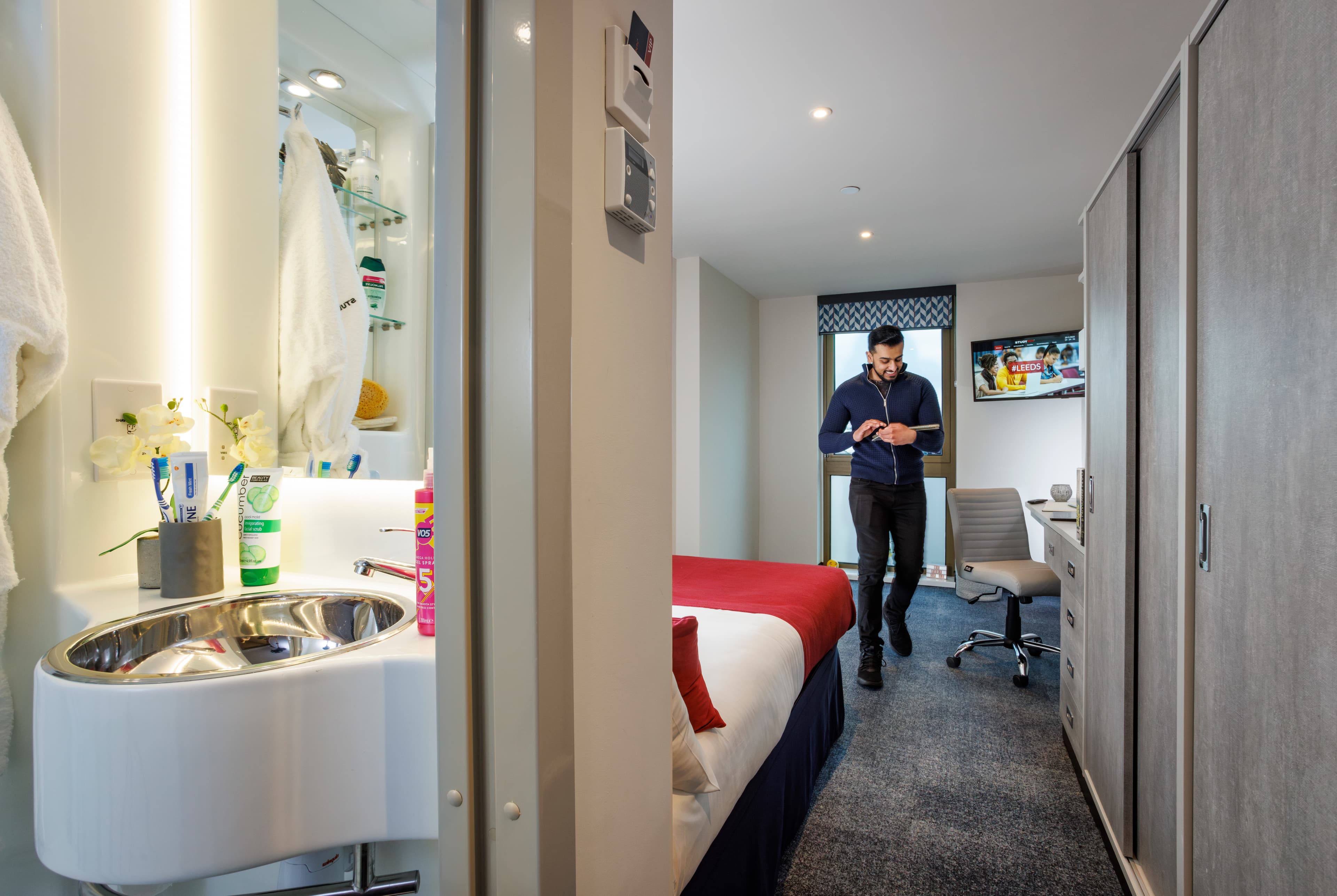 Sapphire Plus Ensuite Serviced Apartment